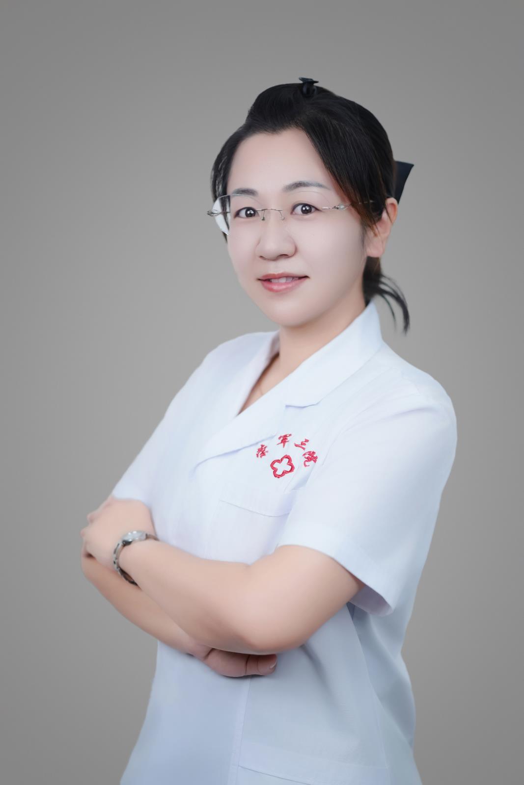 胡翠.jpg